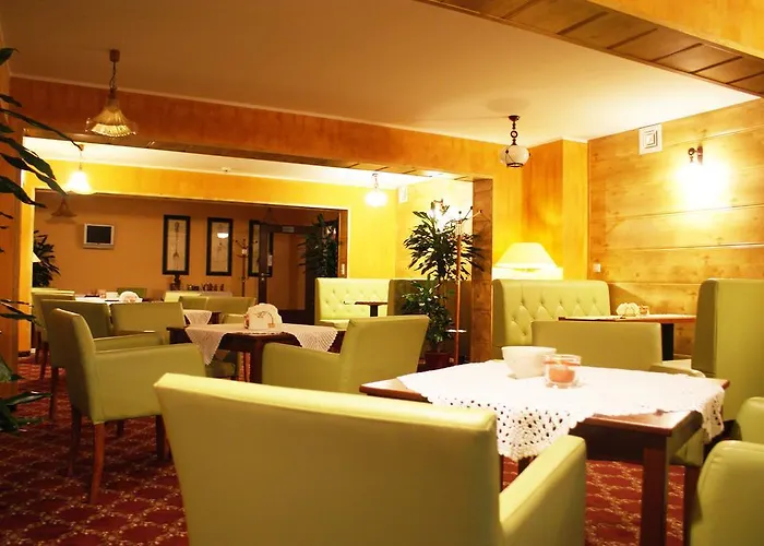 Iskra By Katowice Airport Hotel 3*