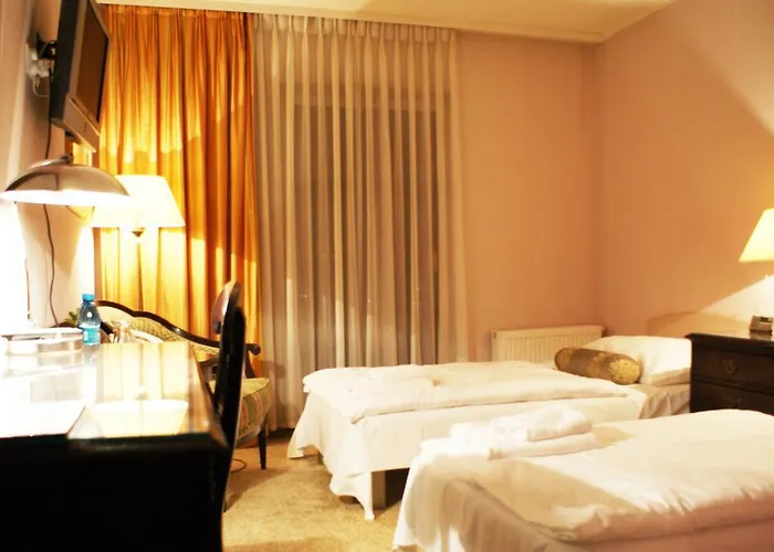 Iskra By Katowice Airport 3*