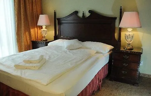 Iskra By Katowice Airport Hotel 3*